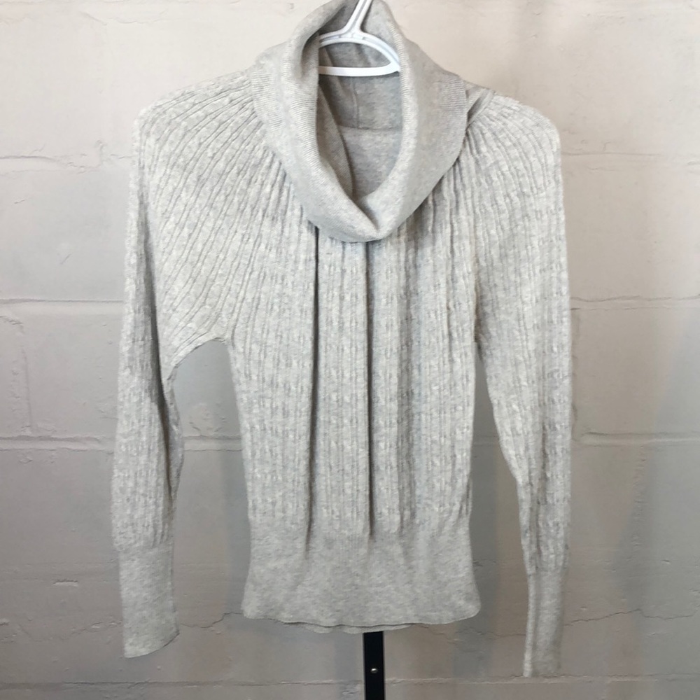 The Limited Cowl Neck Sweater Size M Lt Gray Long Sleeve #c13